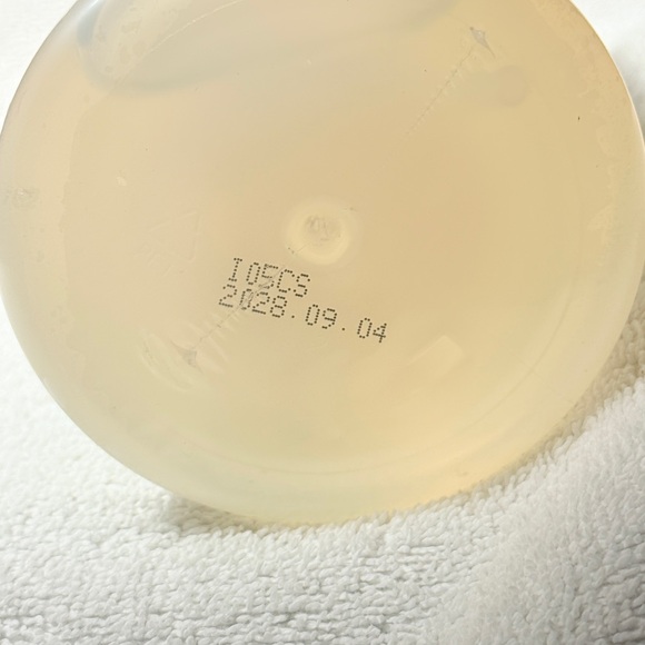 Truly Vanilla Baby Hydra-Renew Body Wash — New/Sealed (Exp. 2028-09-04) - Picture 3 of 4